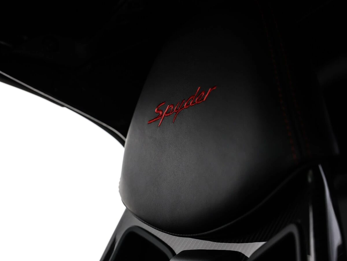 2022 Porsche 718 Spyder - Photo 34