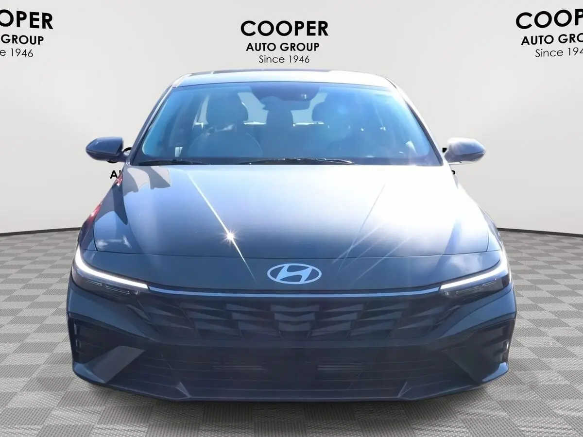 2026 Hyundai Elantra Limited photo 2