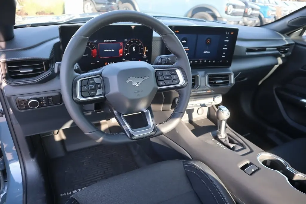 2025 Ford Mustang EcoBoost photo 2
