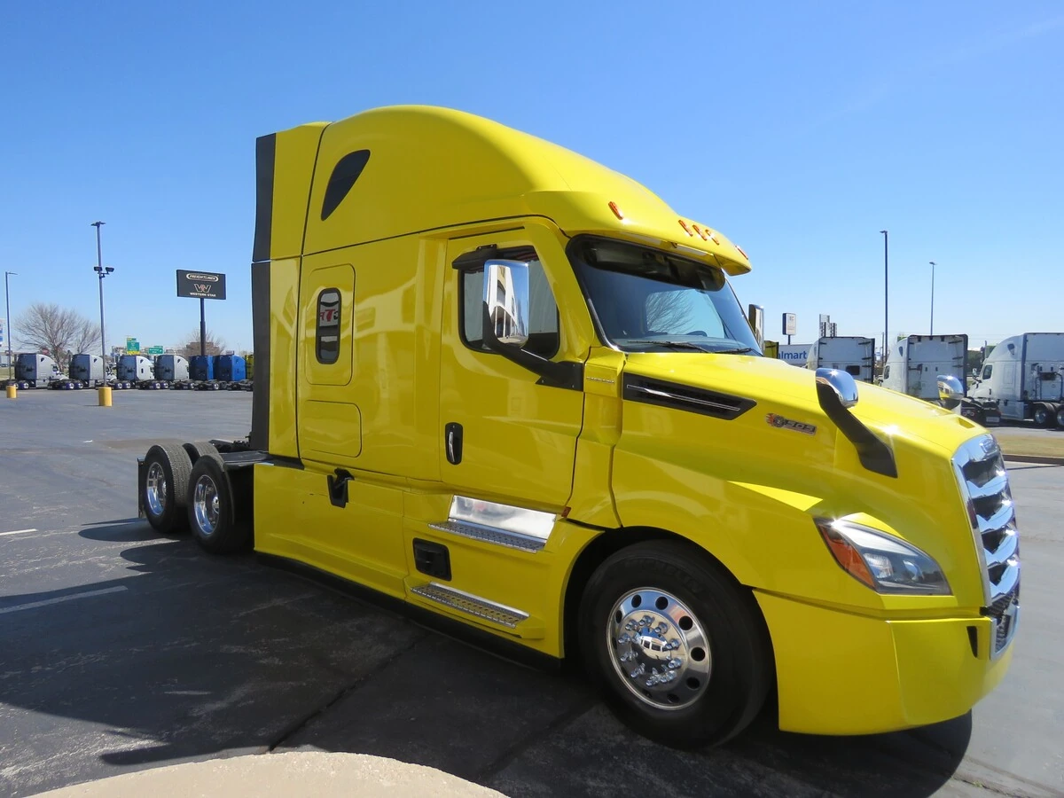 2022 Freightliner Cascadia - image 10