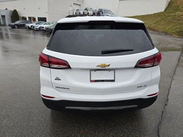 2023 Chevrolet Equinox LT photo 3