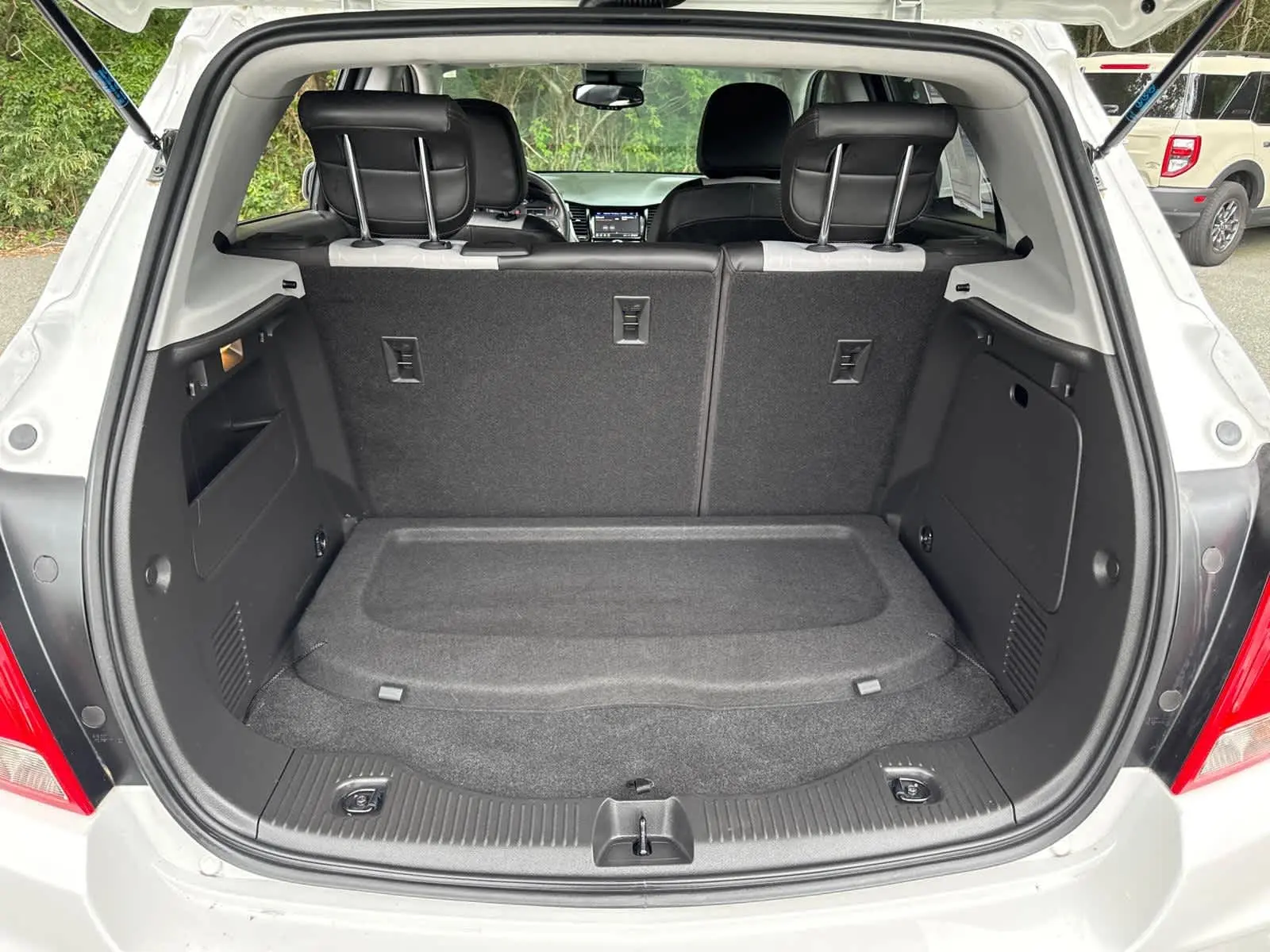 2022 Chevrolet Trax LT photo 35
