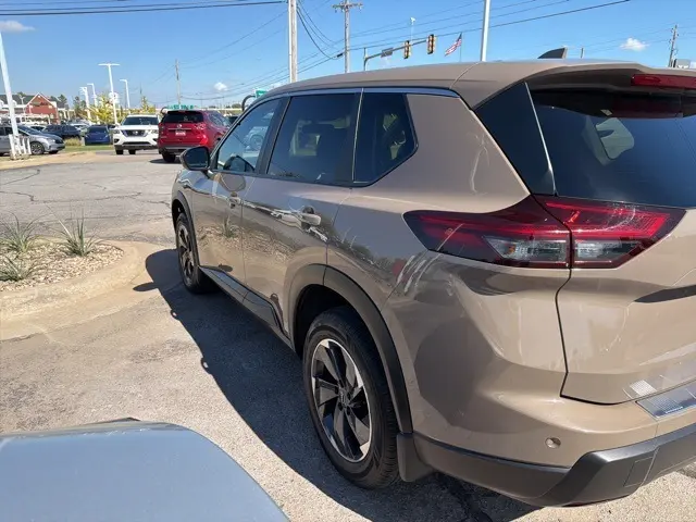 2024 Nissan Rogue SV photo 5