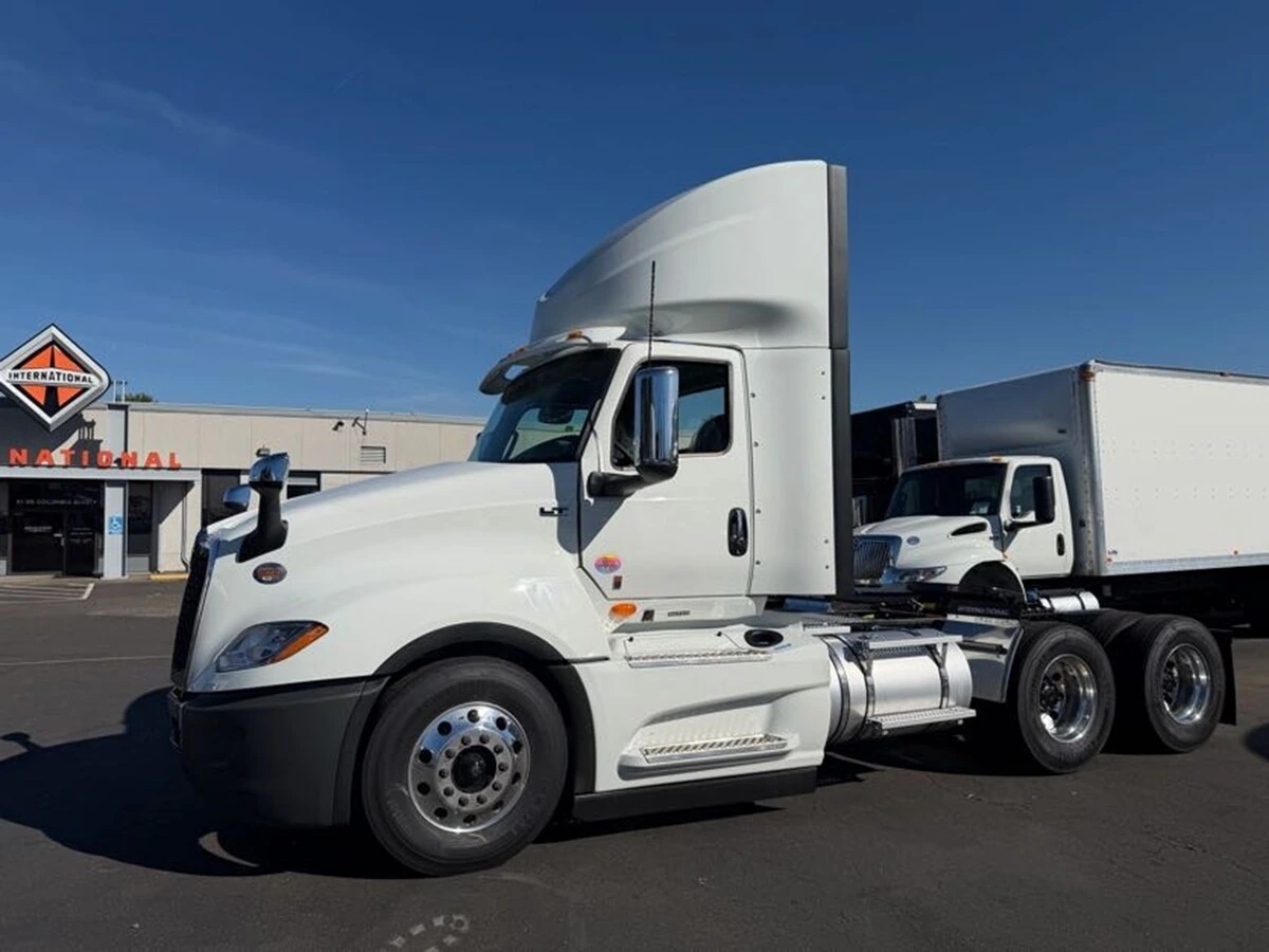 2027 International LT — photo 2