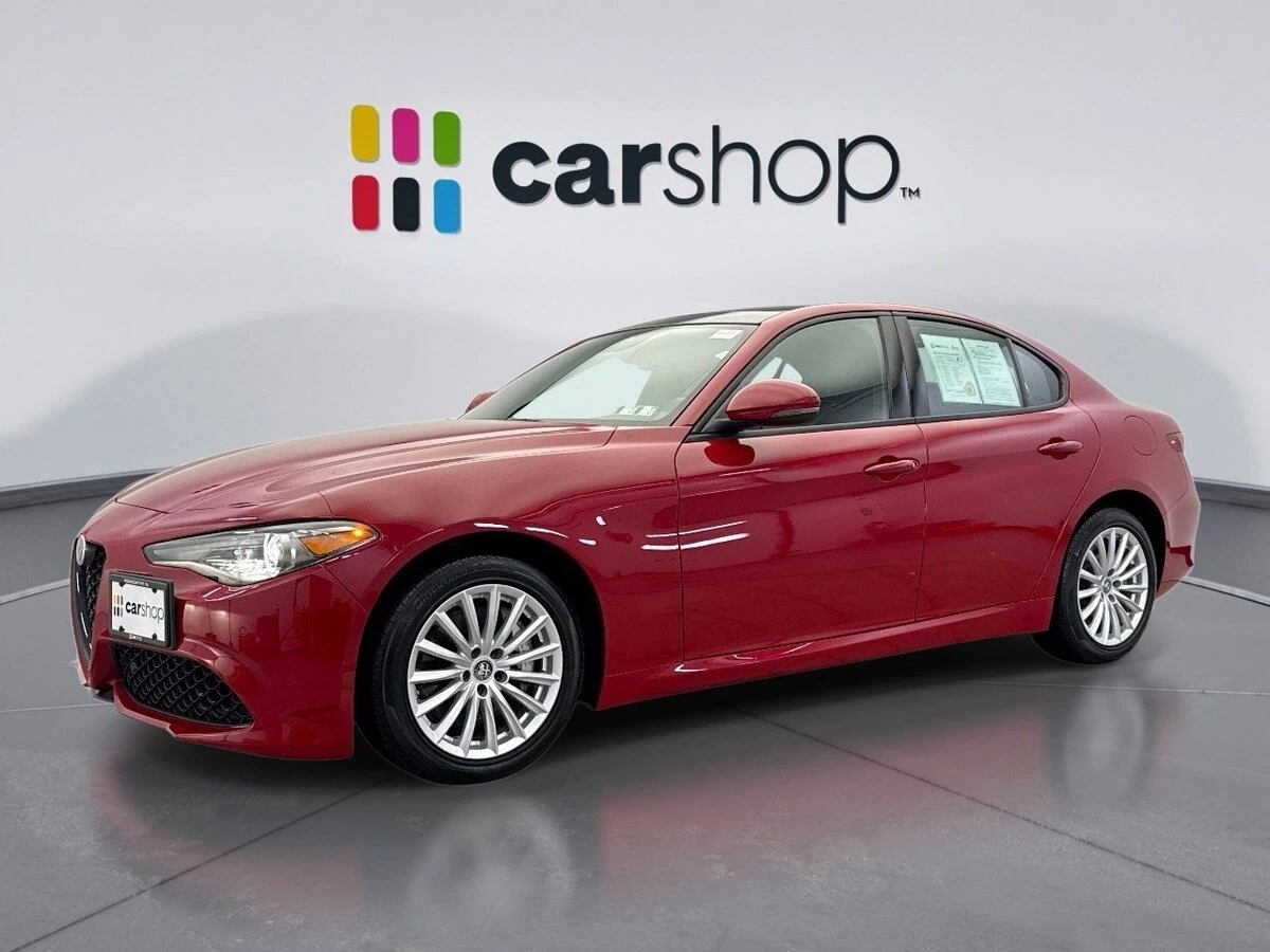 2022 Alfa Romeo Giulia Base's photo