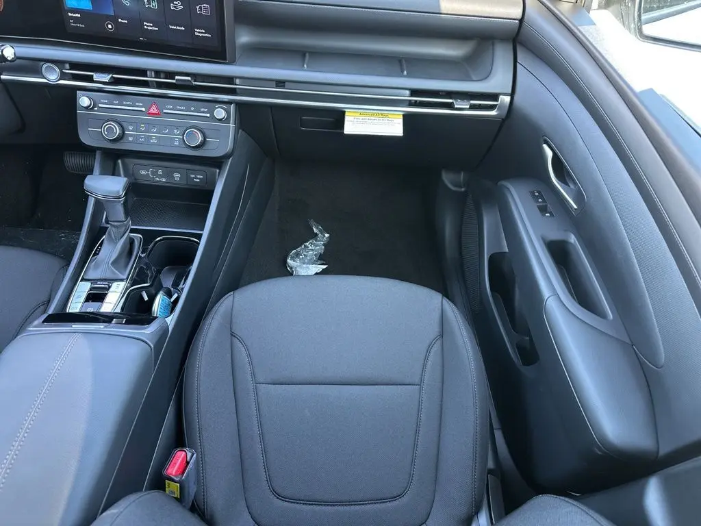 2026 Hyundai Tucson SE photo 23