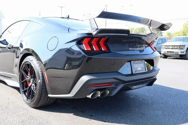 2025 Ford Mustang GT Premium photo 16