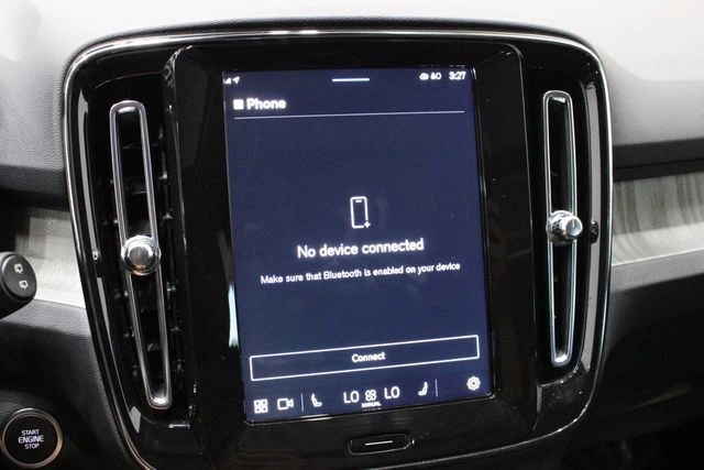 2025 Volvo - image 36