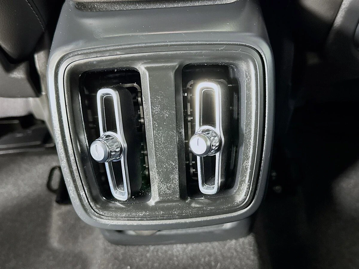 2023 Volvo - image 26