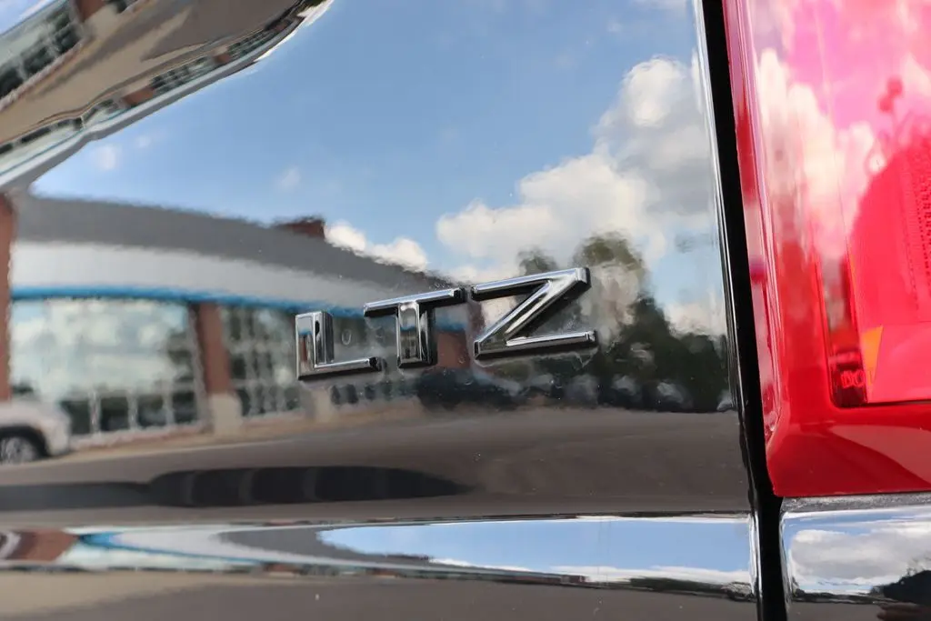 2022 Chevrolet Silverado LTZ photo 37