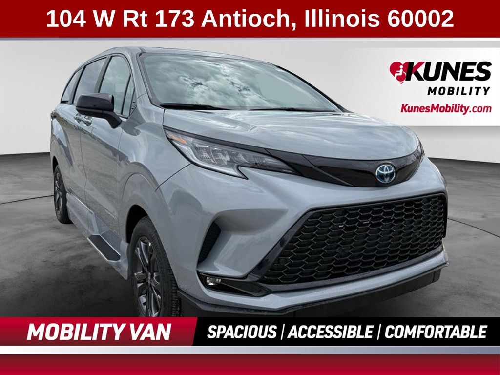 2025 Toyota Sienna XSE
