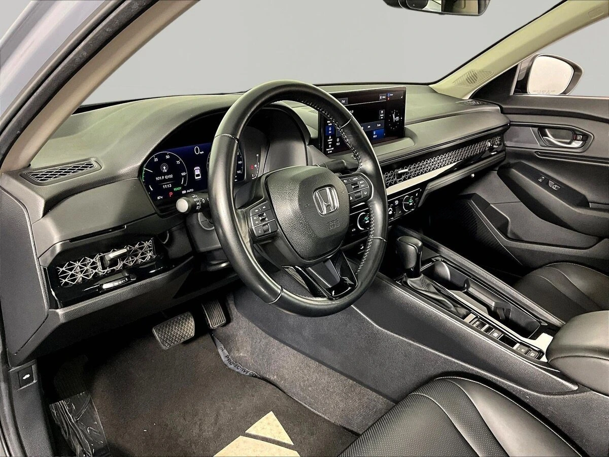 2024 Honda Accord Hybrid EX-L - Photo 17