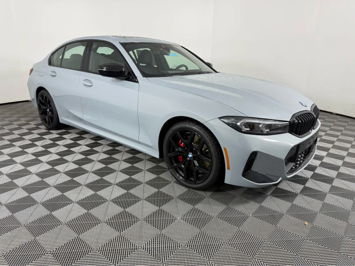 2026 BMW 3 Series 330i's photo