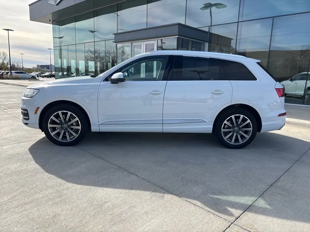 2017 Audi Q7 Prestige photo 2