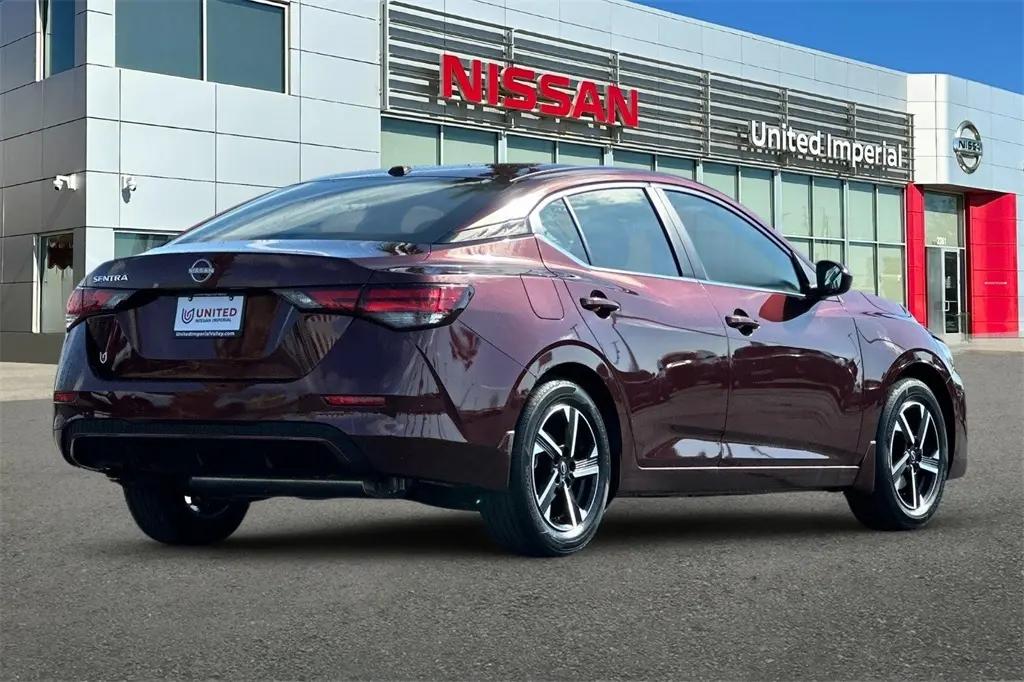 2025 Nissan Sentra SV photo 4