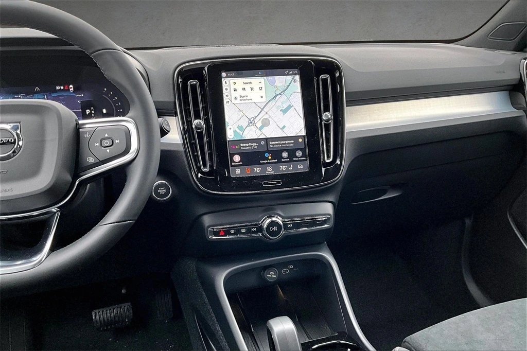 2026 Volvo - image 6