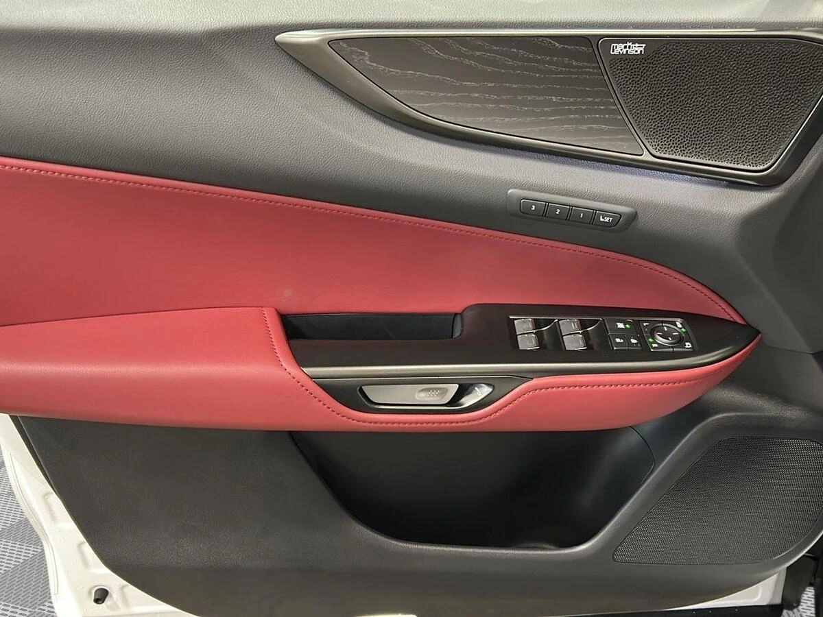 2026 Lexus NX 450h+ Luxury - Photo 6