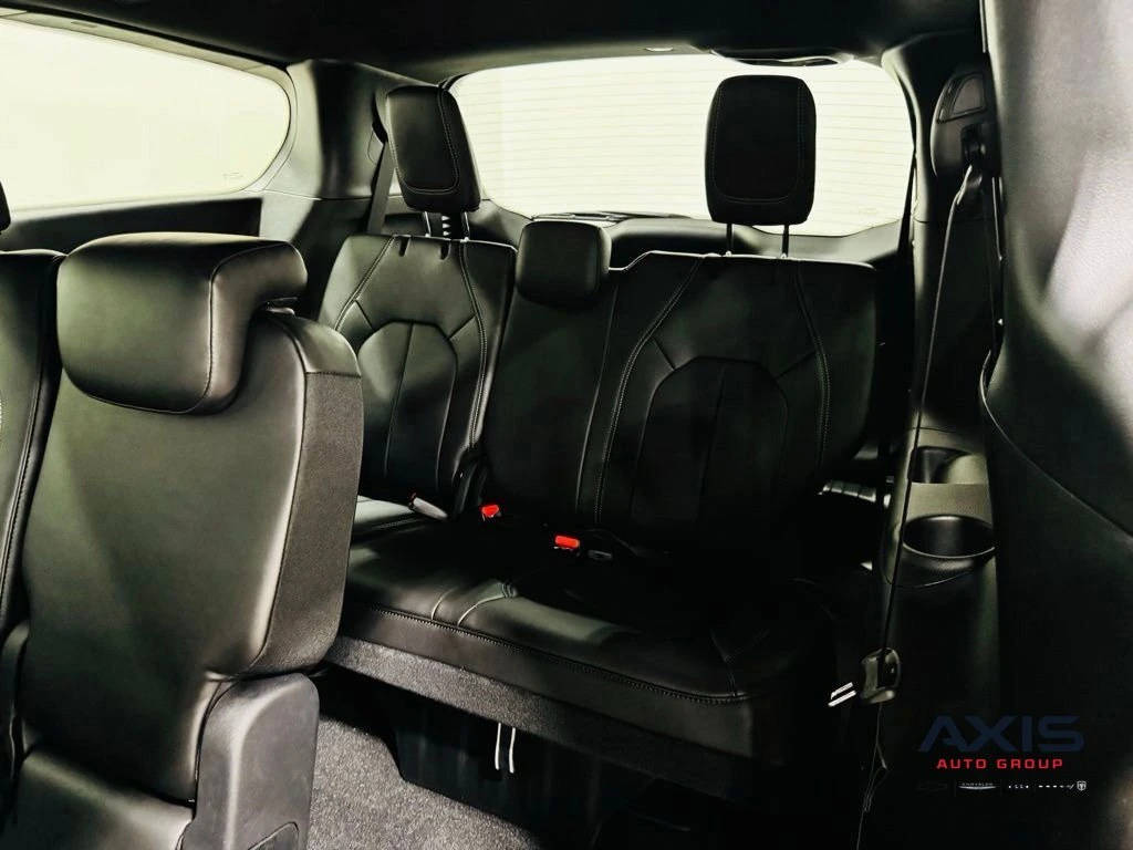 2027 Chrysler Pacifica Select - Photo 28