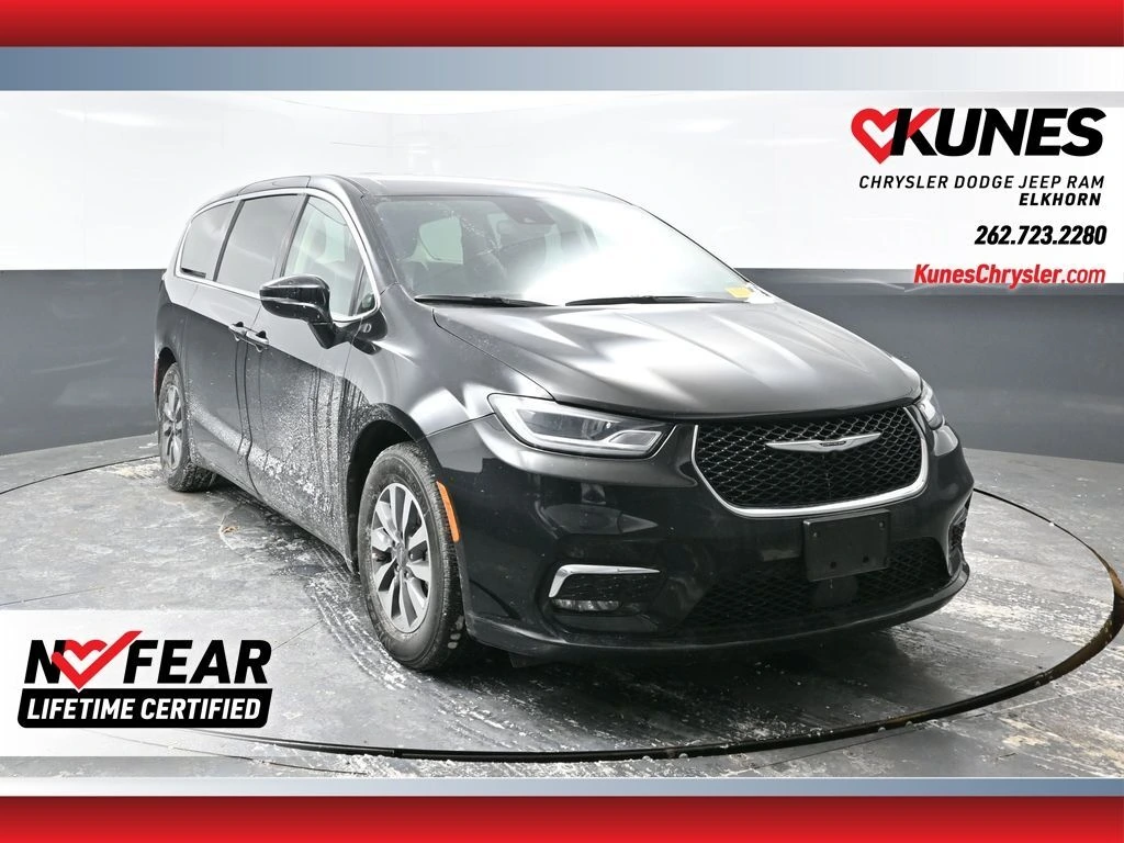 2024 Chrysler Pacifica PHEV Select
