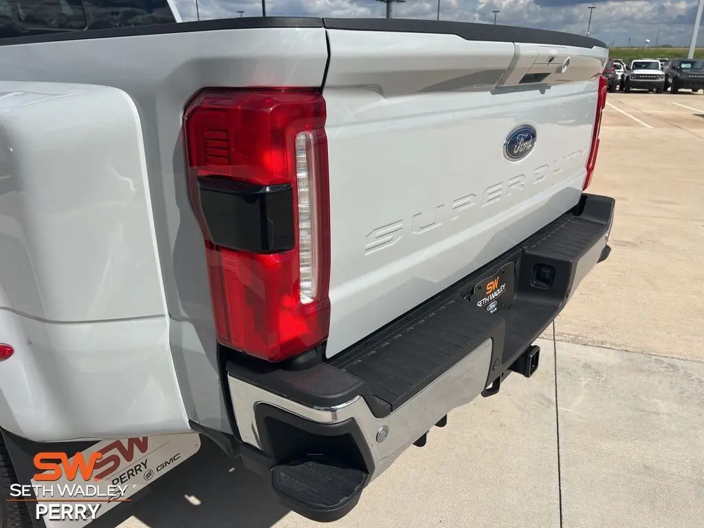 2026 Ford F-350 photo 8