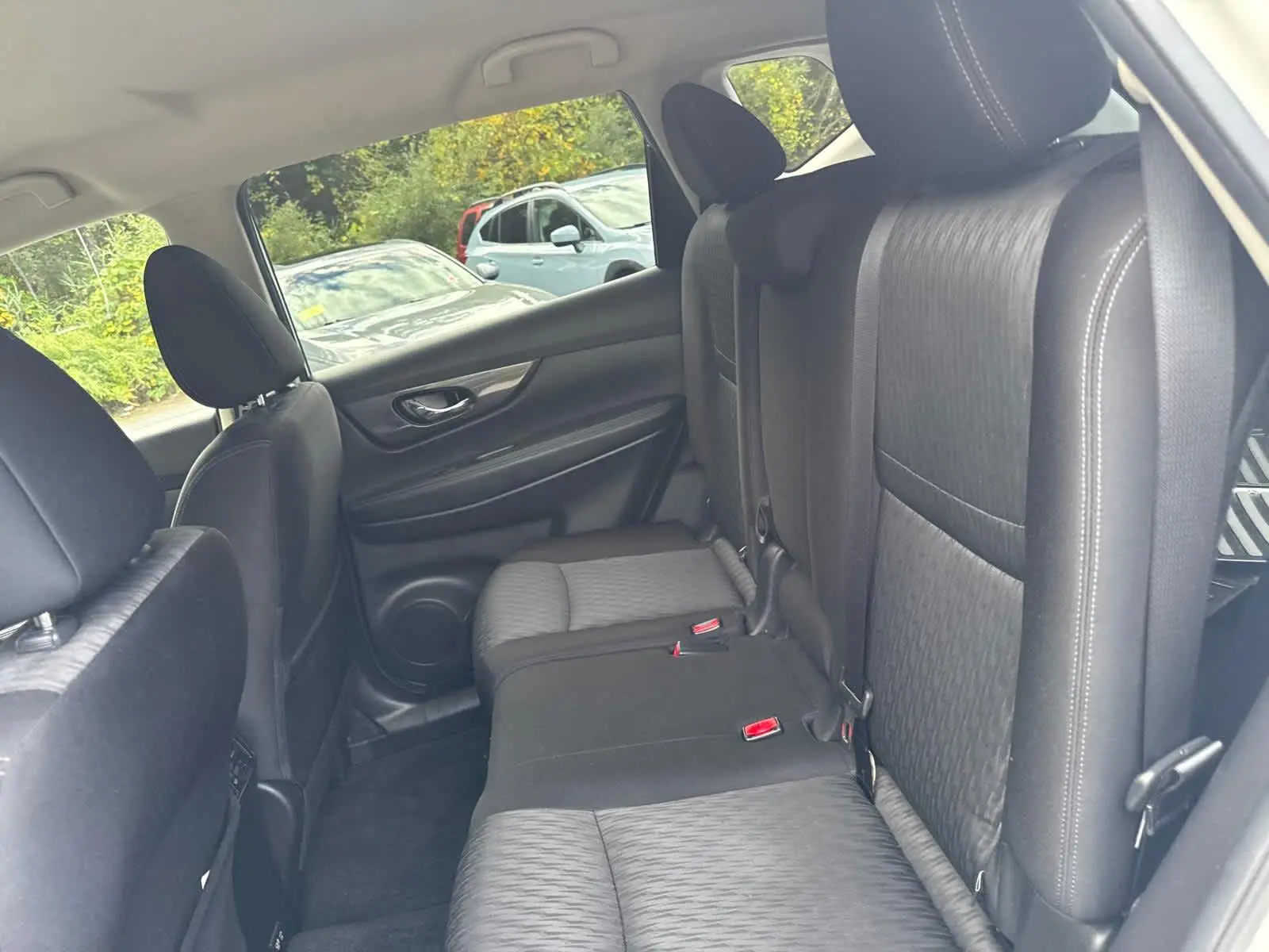 2020 Nissan Rogue S photo 31