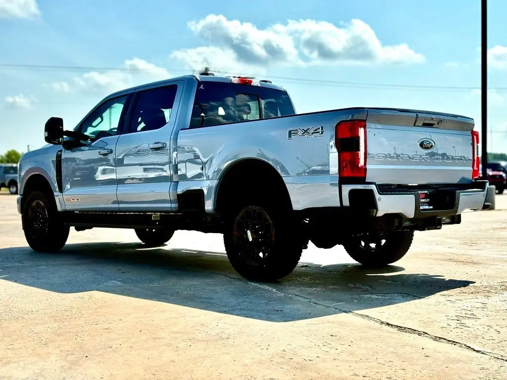 2025 Ford F-250 photo 5