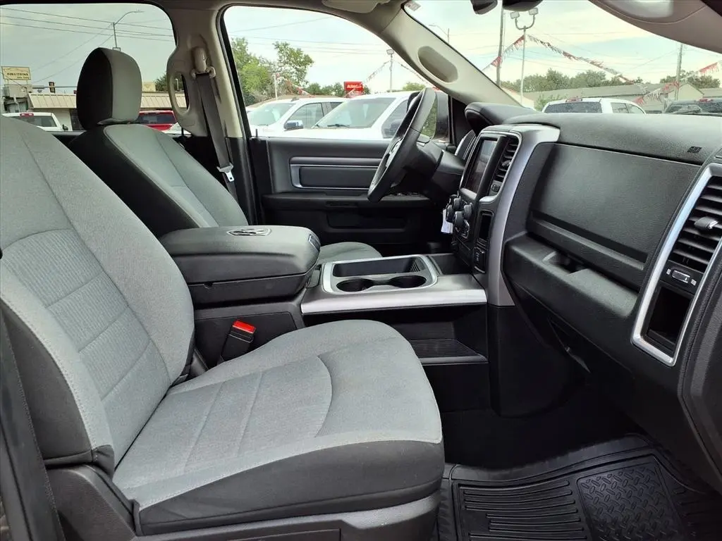 2023 Ram 1500 Classic SLT photo 14