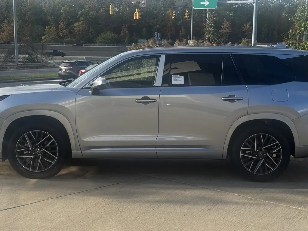 2025 Lexus TX 350 Premium photo 2