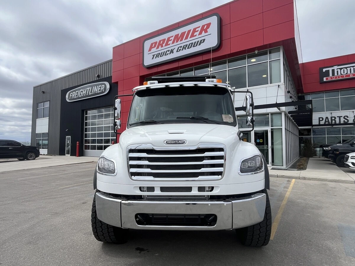 2027 Freightliner M2 106 — photo 3