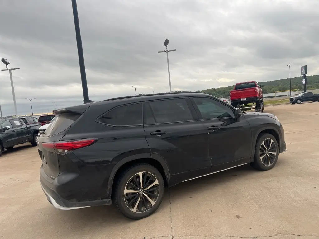 2021 Toyota Highlander XSE photo 10