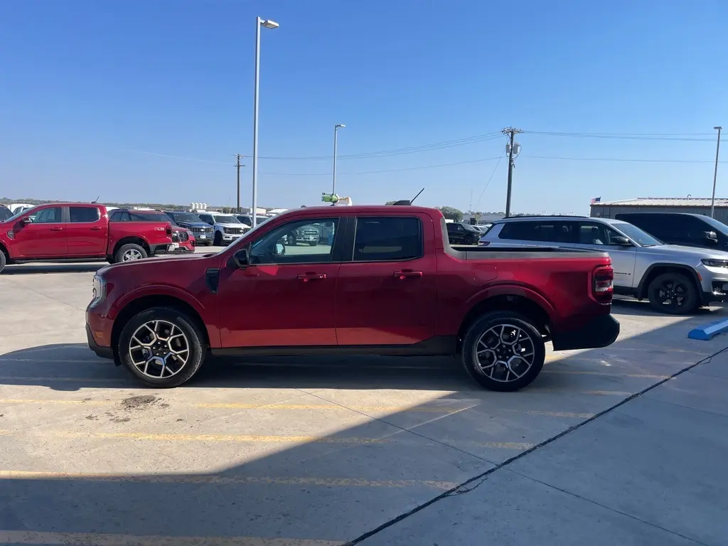 2025 Ford Maverick Lariat photo 4