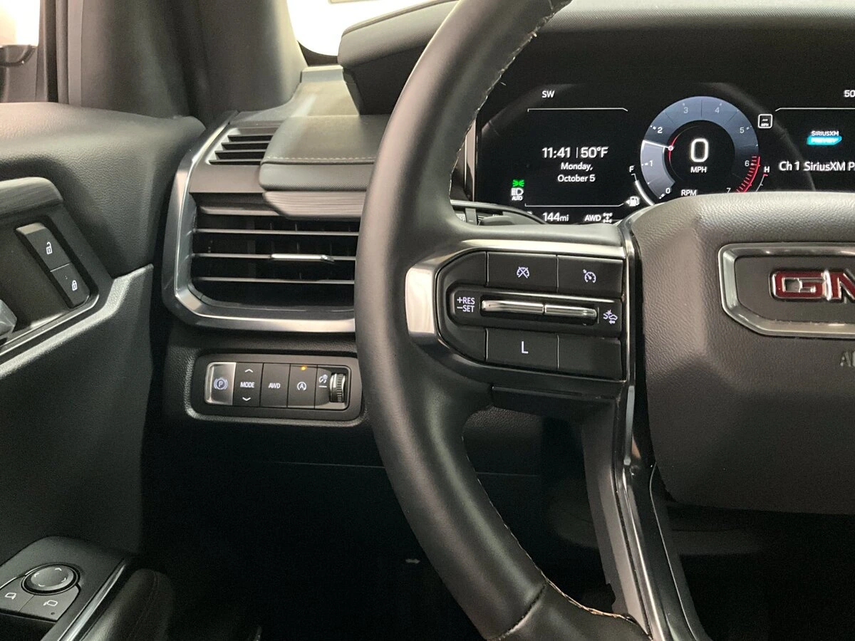 2024 GMC Acadia AT4 - Photo 19