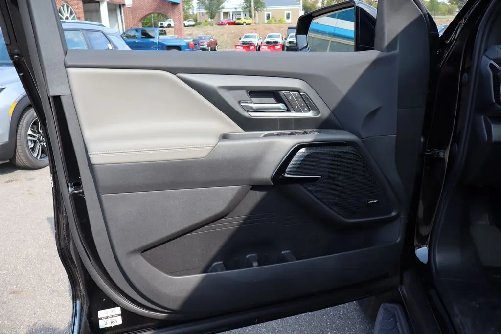 2026 Chevrolet Silverado EV Trail Boss photo 7