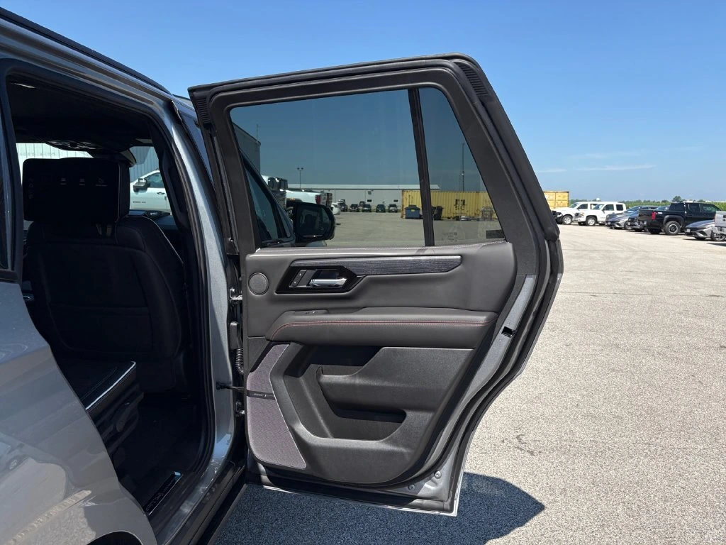 2026 GMC Yukon AT4 Ultimate - Photo 39