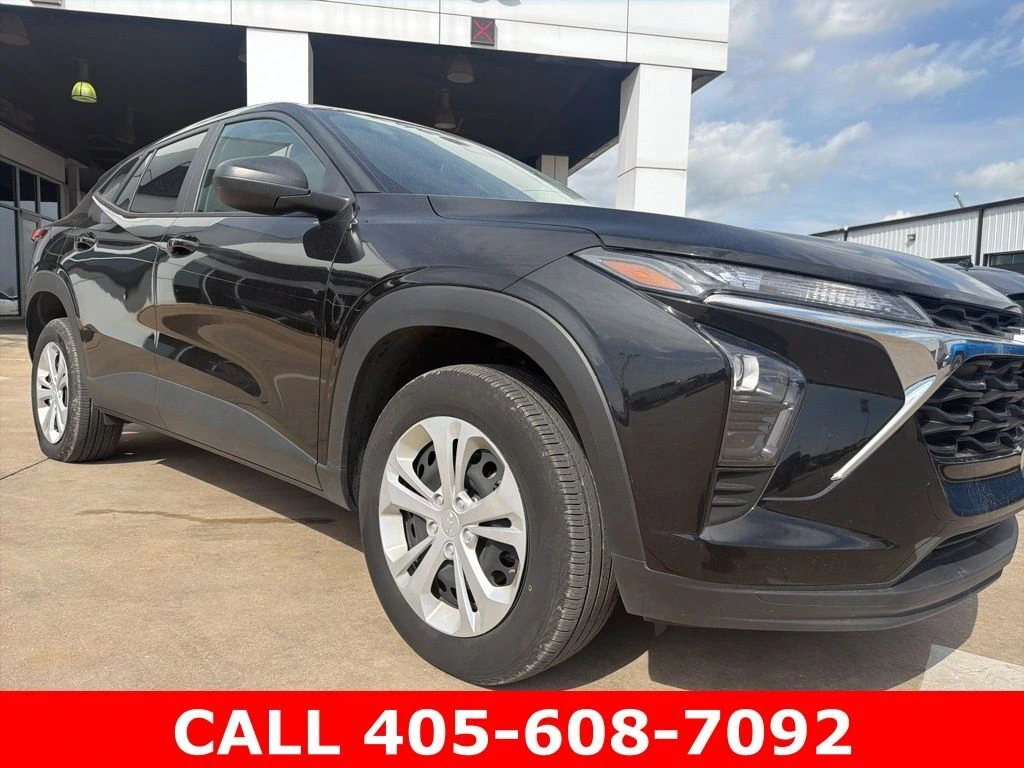 2025 Chevrolet Trax LS