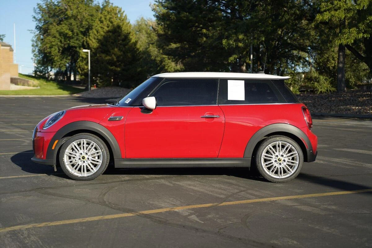 Used 2024 MINI Hardtop 2 Door SE with VIN WMW13DJ07R2U40605 for sale in Murray, UT