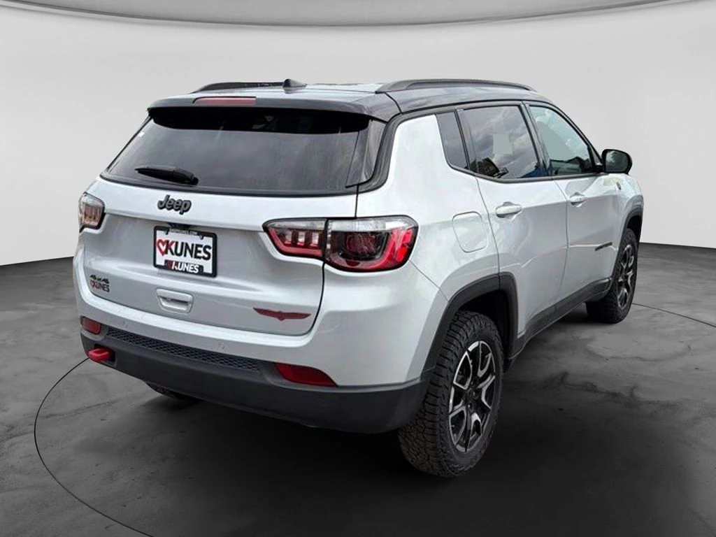 2025 Jeep Compass Trailhawk - Photo 9