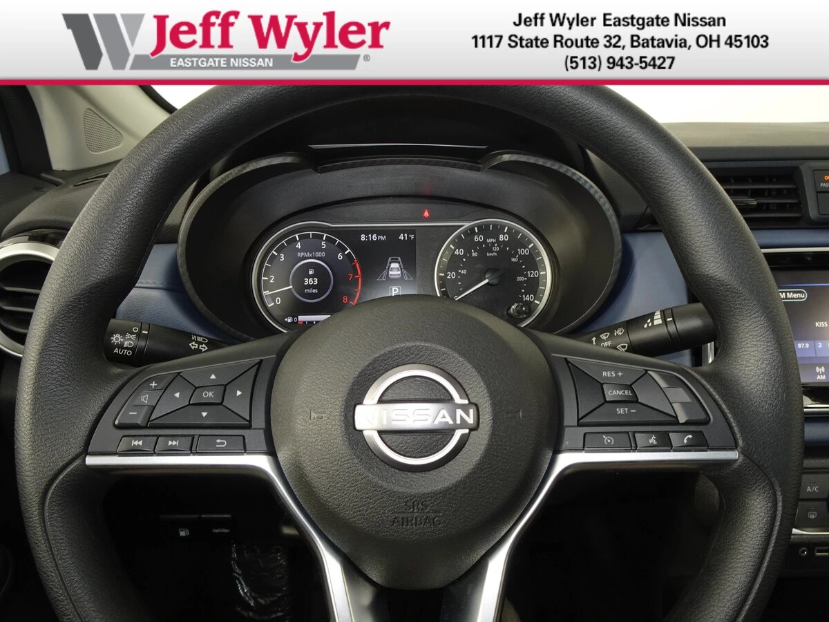 2025 Nissan Versa Sedan SV - Photo 19