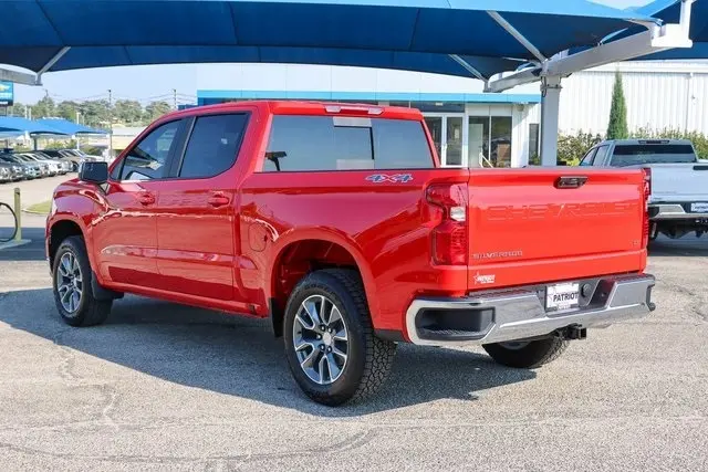 2026 Chevrolet Silverado 1500 LT1 photo 3