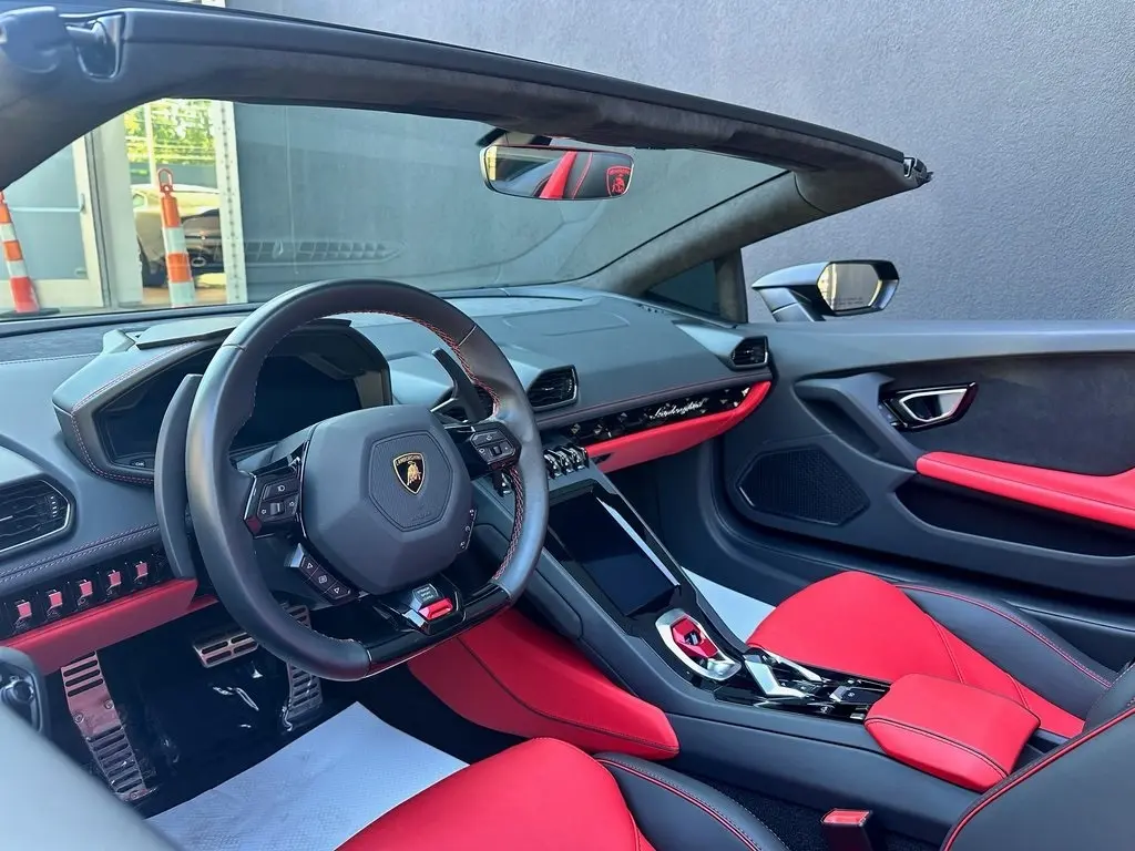 2023 Lamborghini Huracan Evo Base photo 2