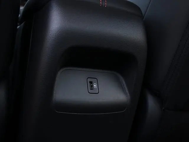 2024 Nissan Sentra SR Premium photo 28