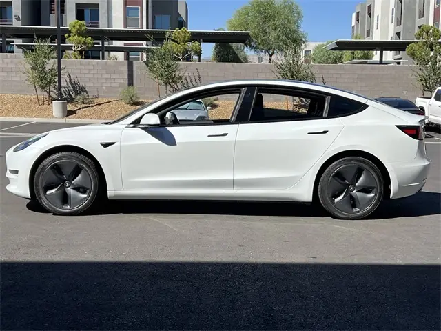 2019 Tesla Model 3 Long Range photo 2