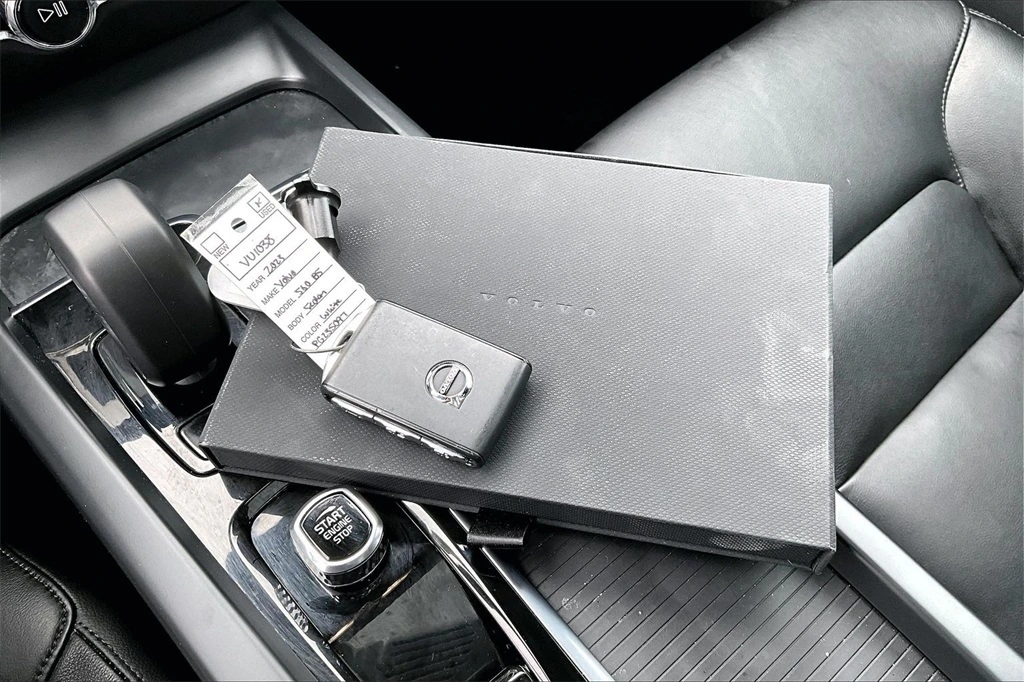 2023 Volvo - image 35