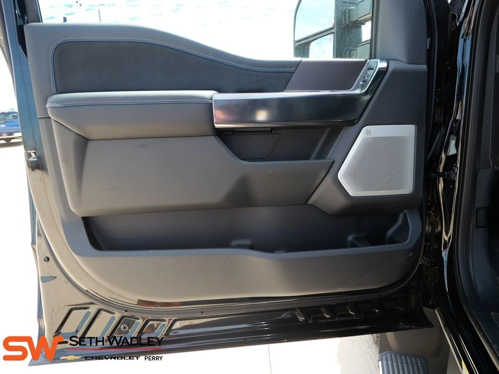 2026 Ford F-450 Super Duty Platinum - Photo 16