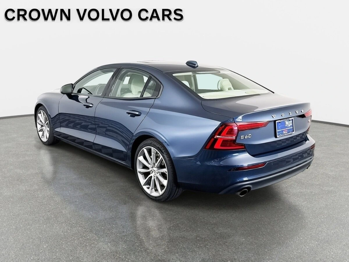 2021 Volvo - image 7