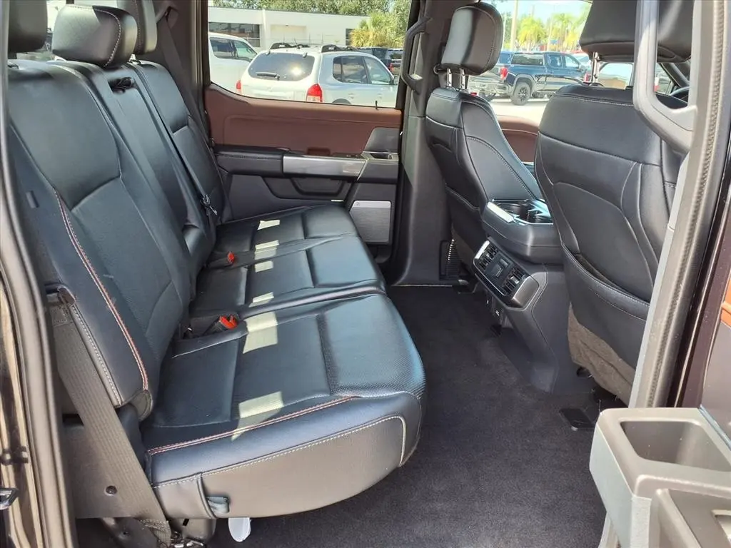 2023 Ford F-150 Lariat photo 17