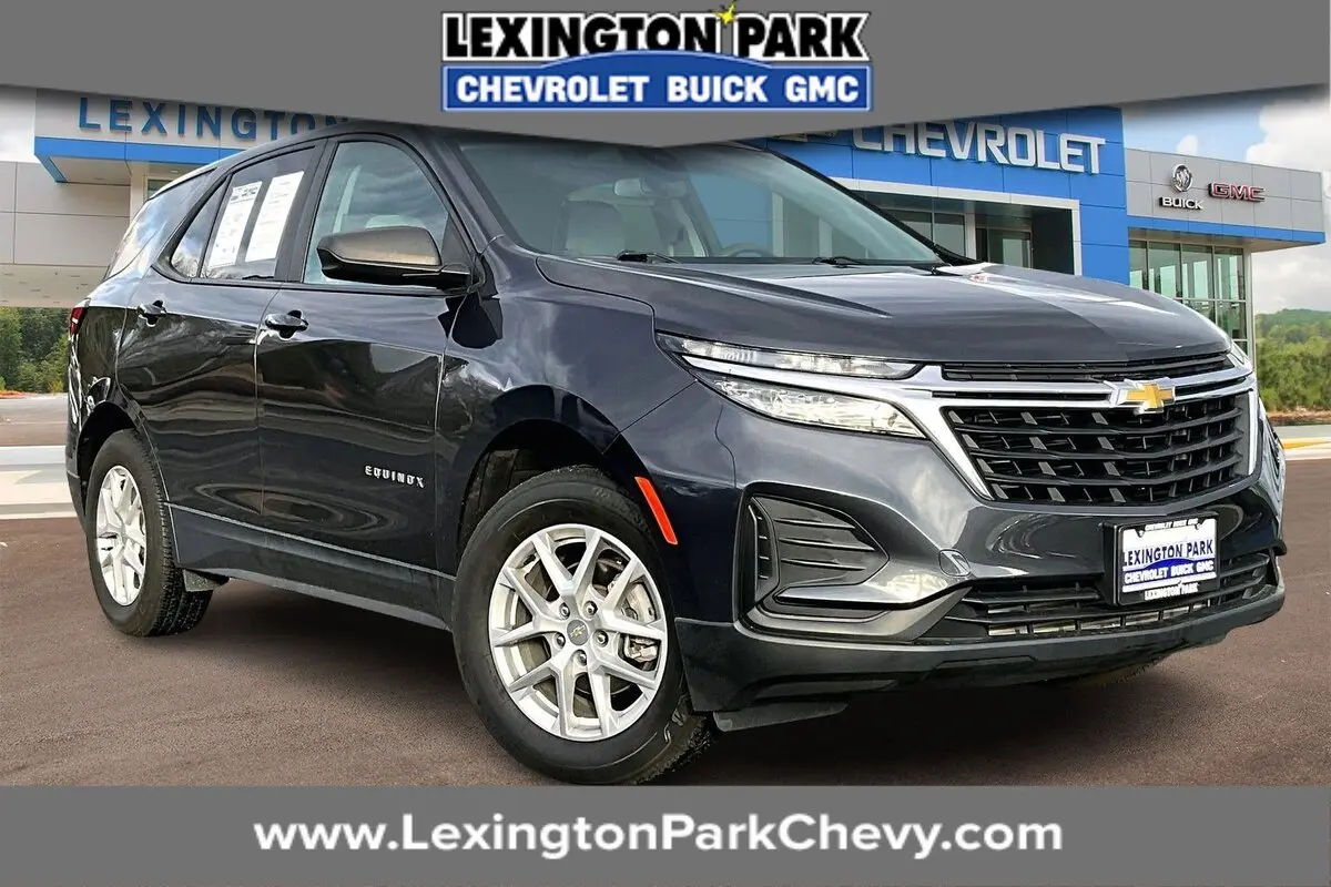 2022 Chevrolet Equinox LS's photo
