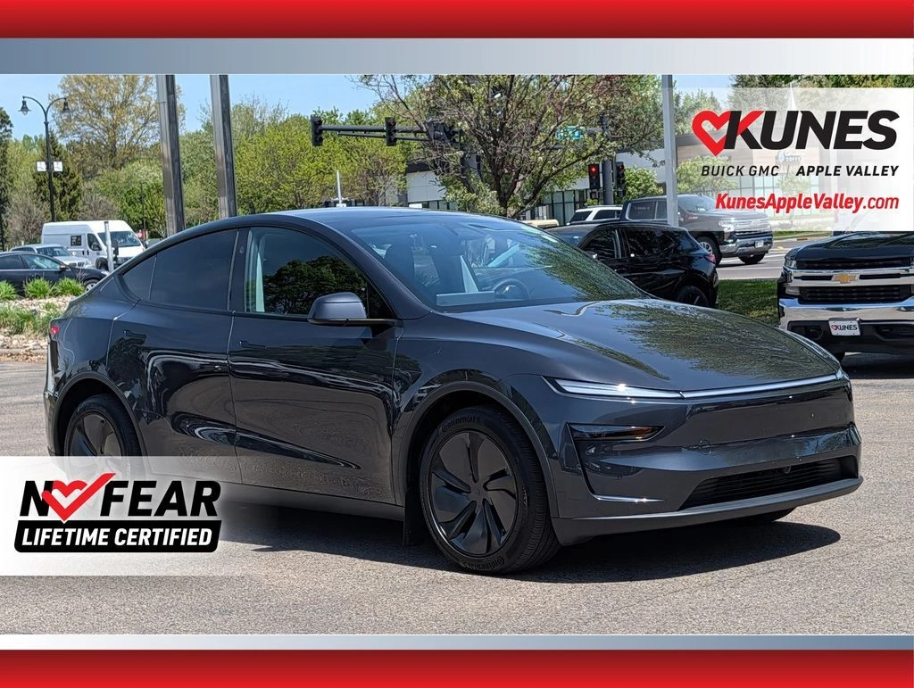 2026 Tesla Model Y's photo