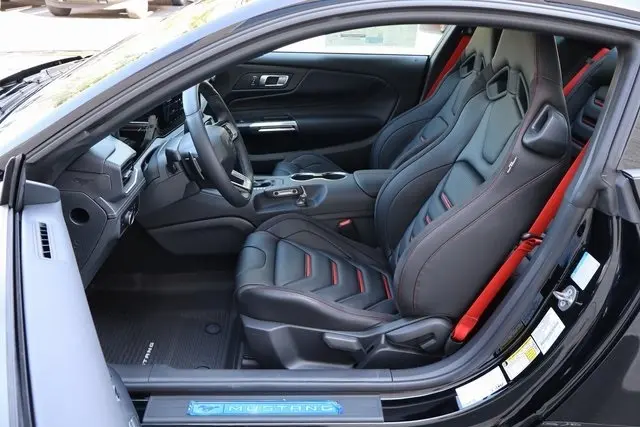2025 Ford Mustang GT Premium photo 22