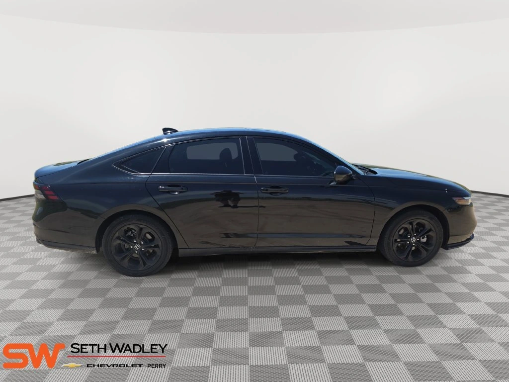 2025 Honda Accord SE - Photo 8